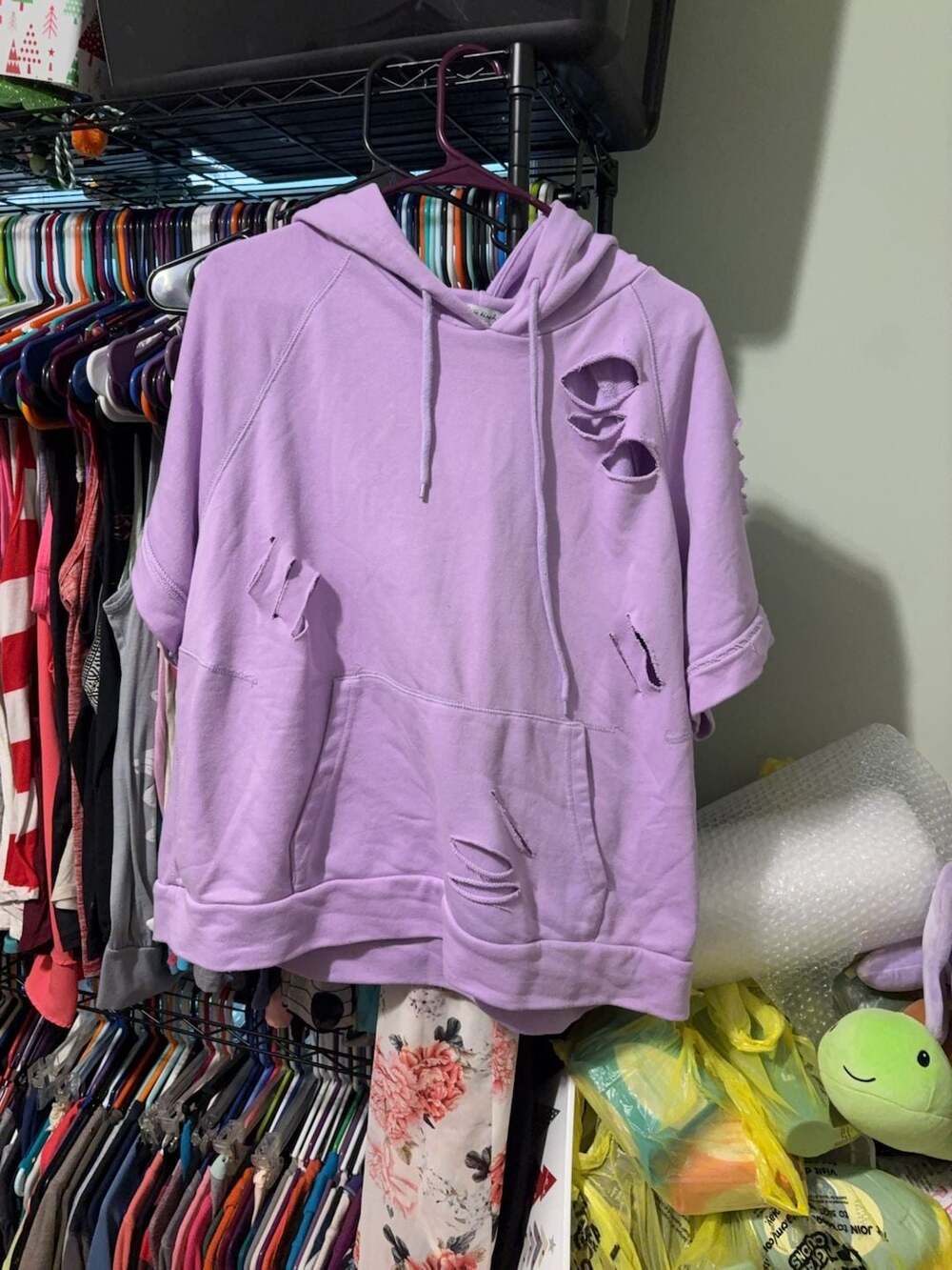 White Birch Distressed Short Sleeve Hoodie Lavender Size XL